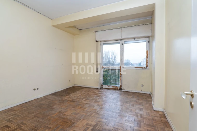 Apartamento T5 para Venda em Ramalde Foto 13