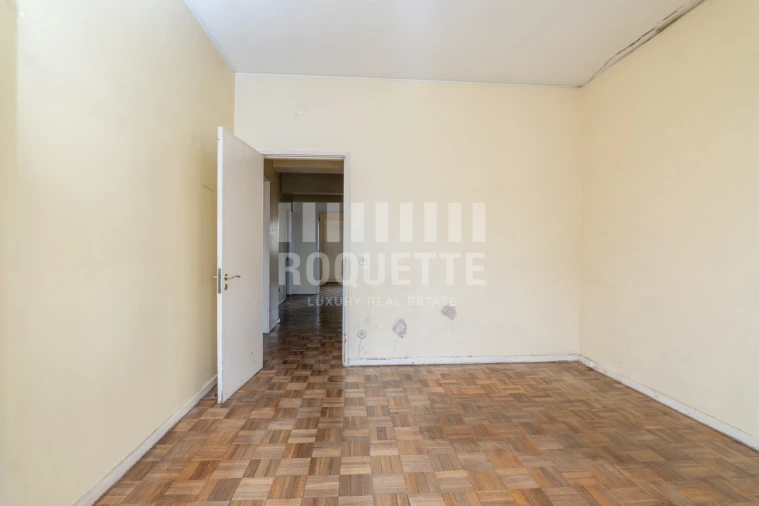 Apartamento T5 para Venda em Ramalde Foto 14