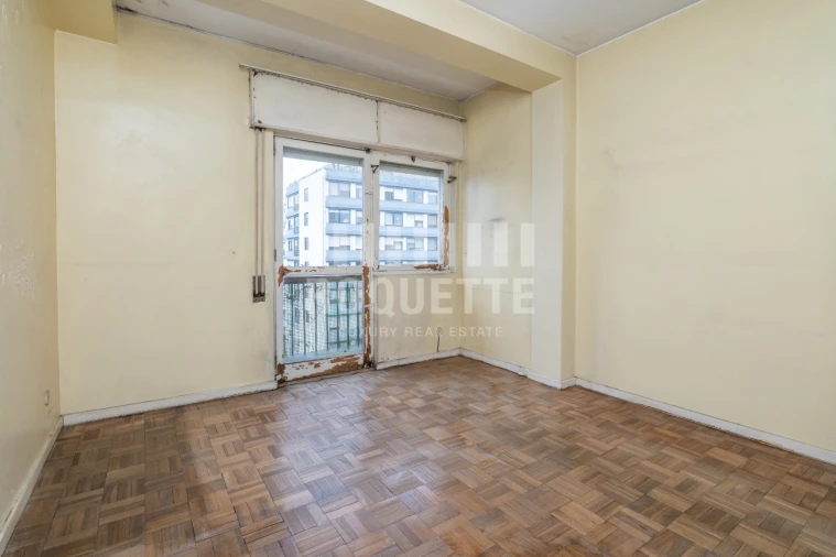 Apartamento T5 para Venda em Ramalde Foto 15