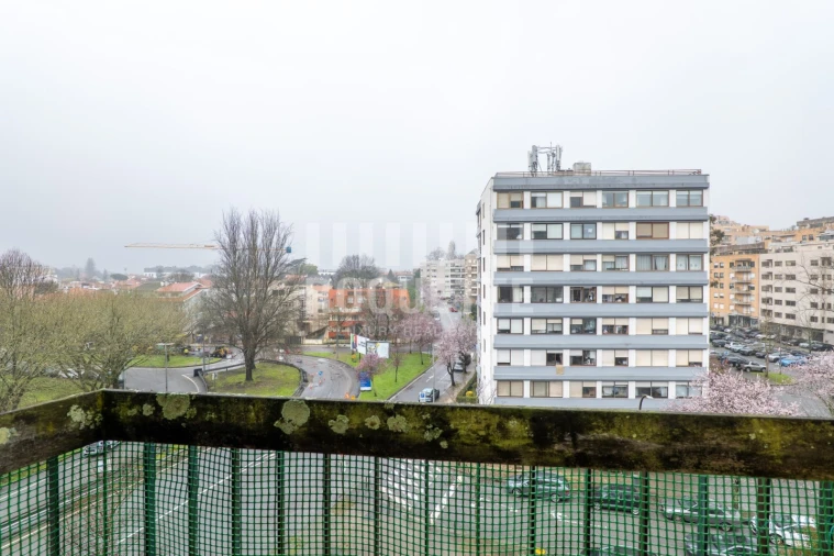 Apartamento T5 para Venda em Ramalde Foto 18