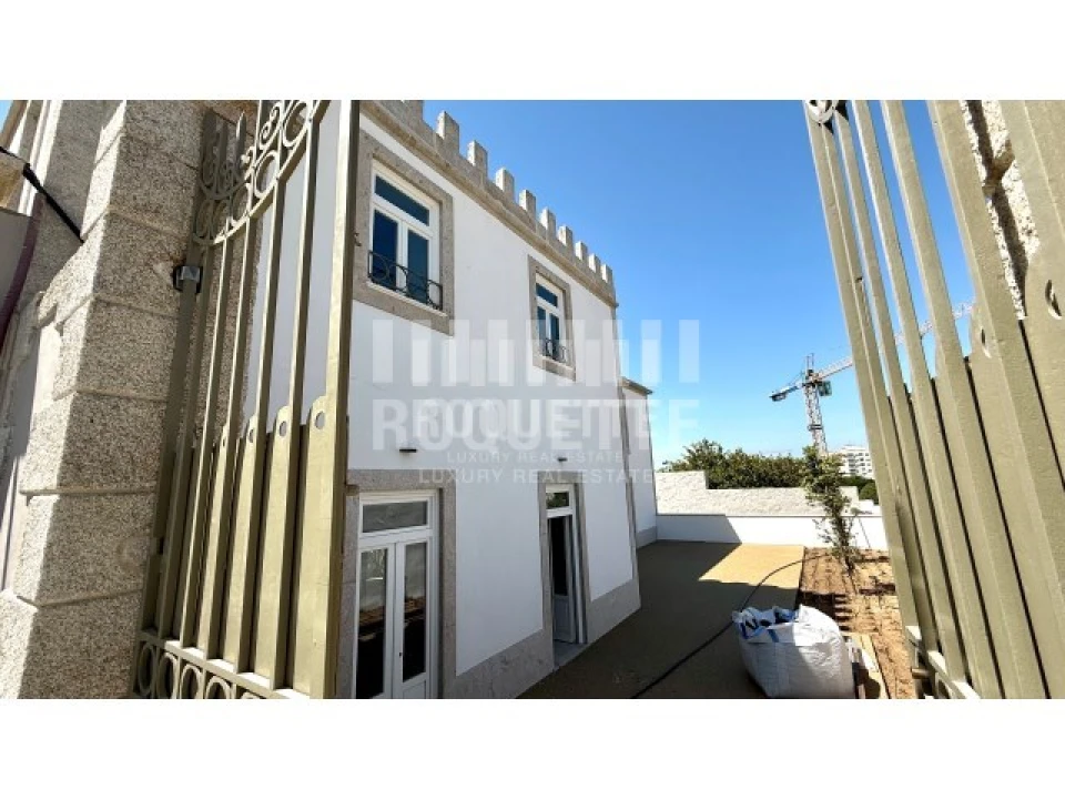 Apartamento T3 para Venda em Aldoar, Foz do Douro e Nevogilde Foto 1