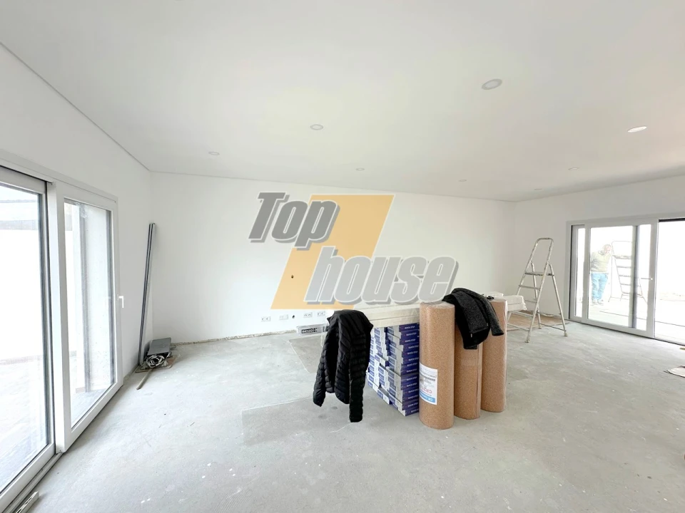 Moradia T4 para Venda em Charneca de Caparica e Sobreda Foto 4