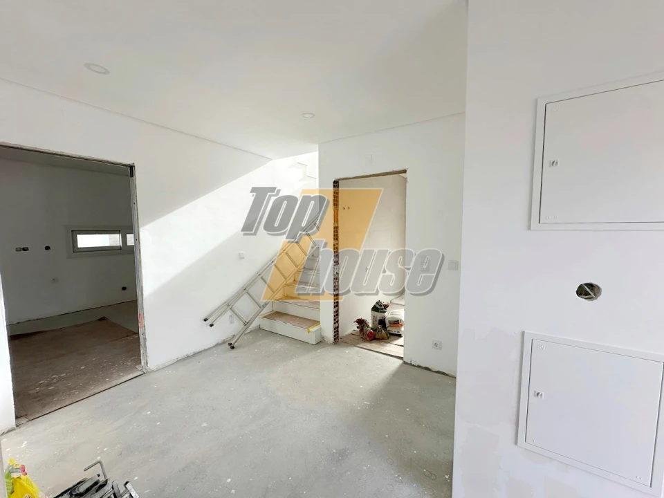 Moradia T4 para Venda em Charneca de Caparica e Sobreda Foto 9