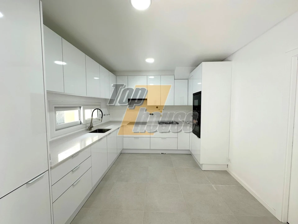 Moradia T4 para Venda em Charneca de Caparica e Sobreda Foto 5