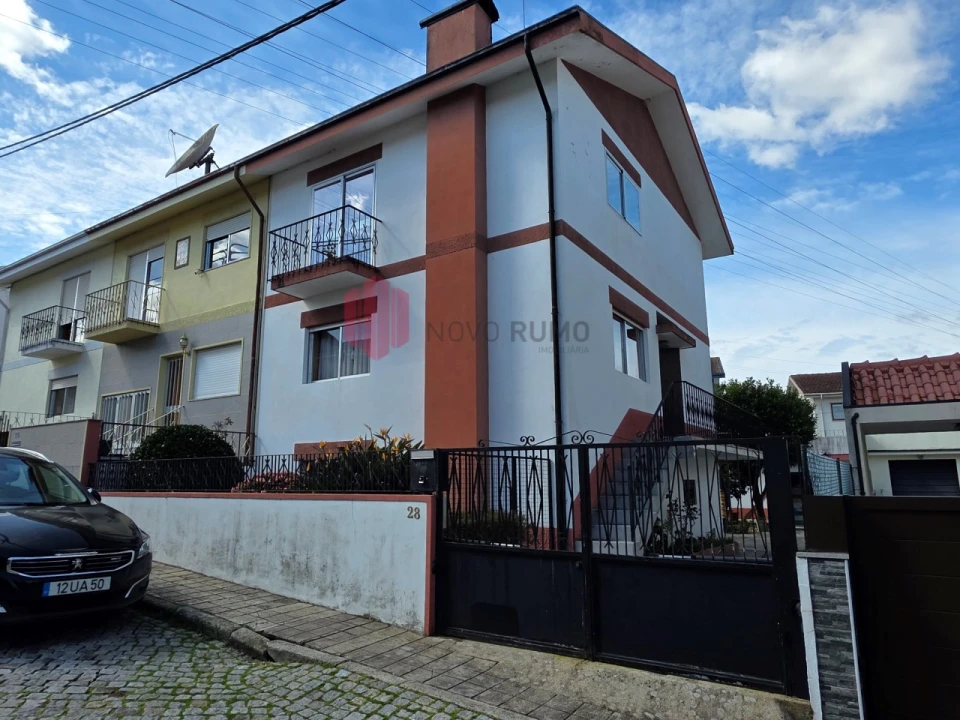 Moradia T3 para Venda em Cidade da Maia Foto 1