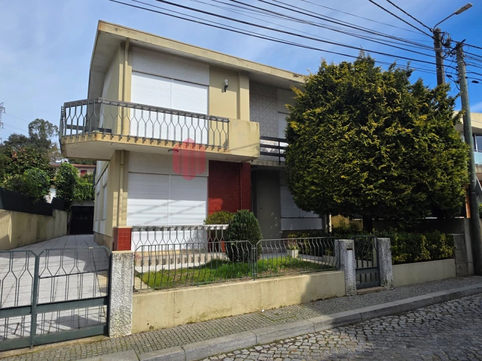 Moradia T6 para Venda em Nogueira e Silva Escura Foto 3