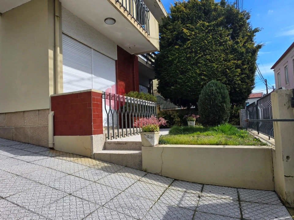 Moradia T6 para Venda em Nogueira e Silva Escura Foto 5