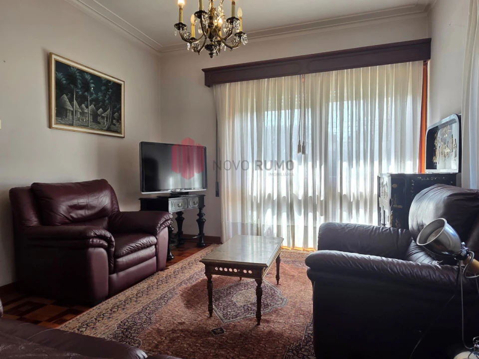 Moradia T6 para Venda em Nogueira e Silva Escura Foto 15