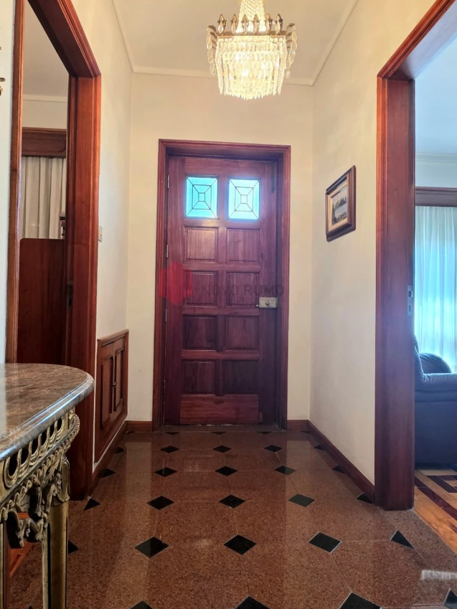 Moradia T6 para Venda em Nogueira e Silva Escura Foto 14