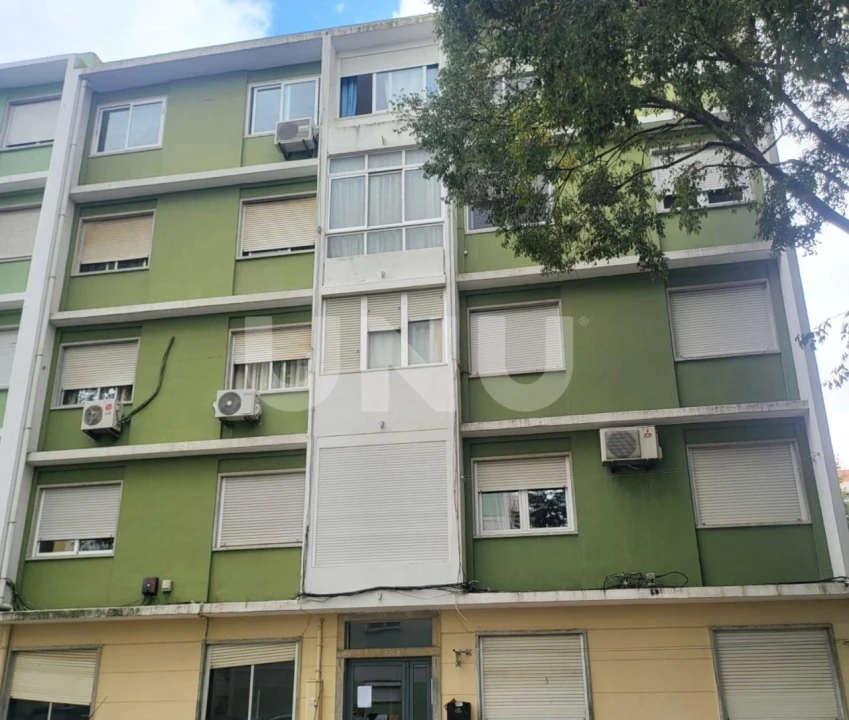 Apartamento T2 para Venda em Benfica Foto 1