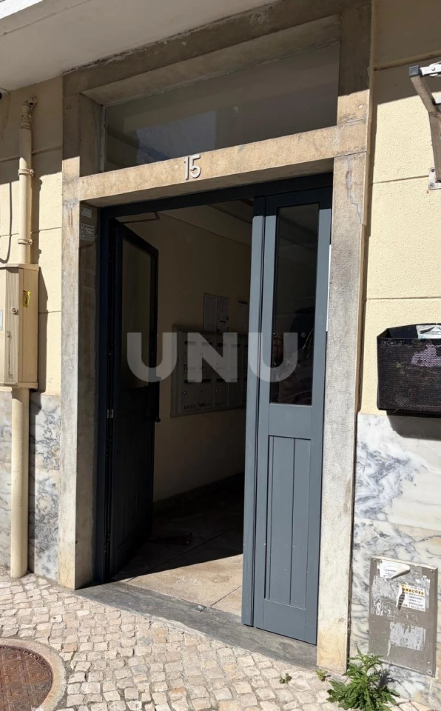 Apartamento T2 para Venda em Benfica Foto 2