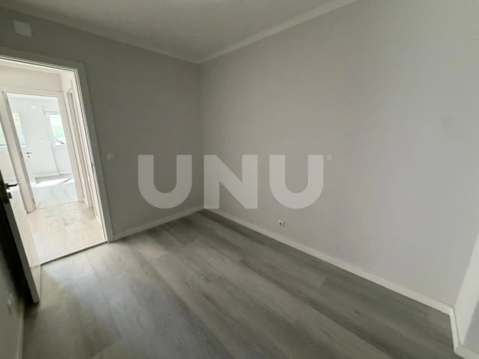 Apartamento T2 para Venda em Benfica Foto 9