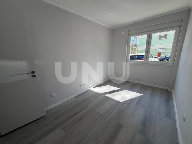 Apartamento T2 para Venda em Benfica Foto 10