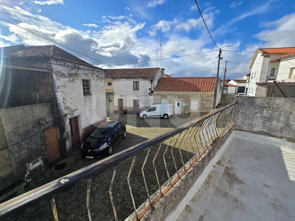 Moradia T2 para Venda em Escalos de Cima e Lousa Foto 1