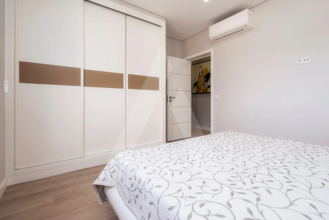 Moradia T4 para Venda em Quarteira Foto 31