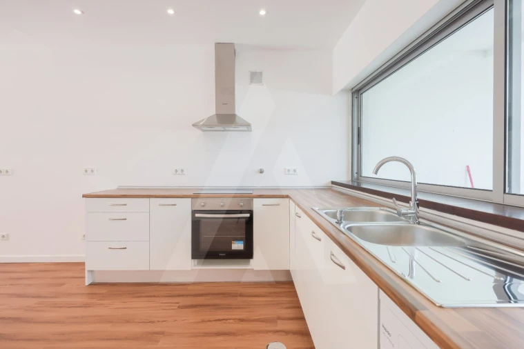 Moradia T4 para Venda em Eixo e Eirol