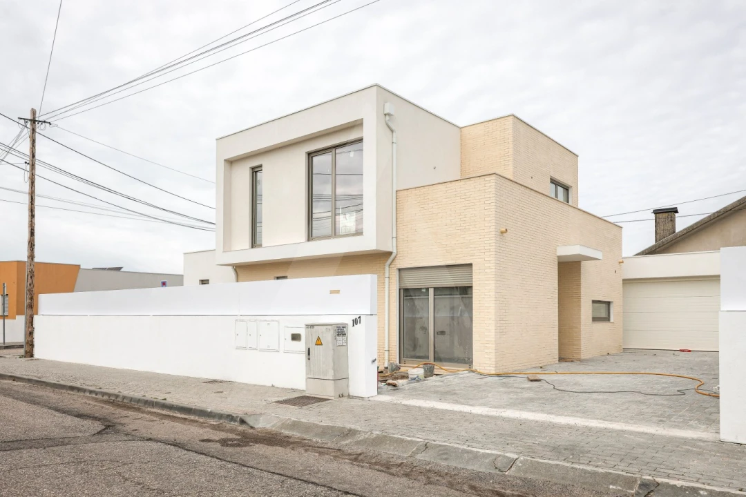 Moradia T4 para Venda em Cacia Foto 46