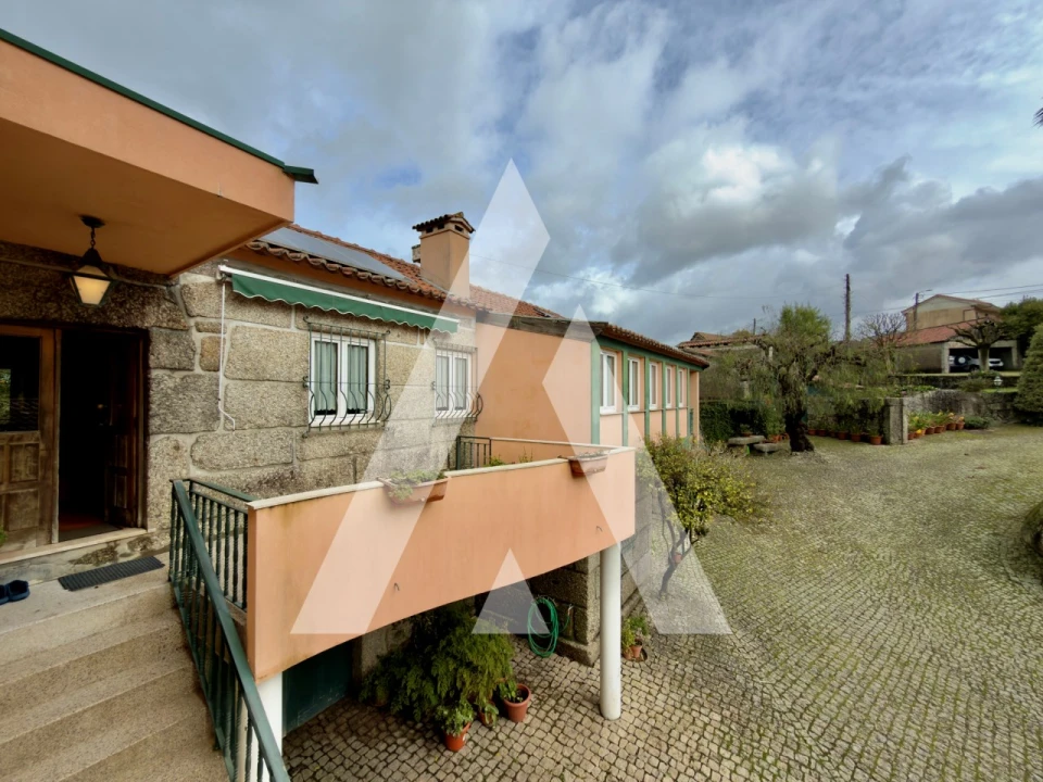 Moradia T6 para Venda em Tabuadelo e São Faustino Foto 1