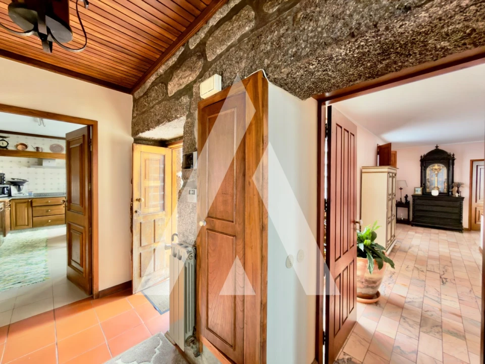 Moradia T6 para Venda em Tabuadelo e São Faustino Foto 15