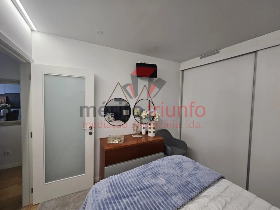 Apartamento para Venda em Selho (São Jorge) Foto 22