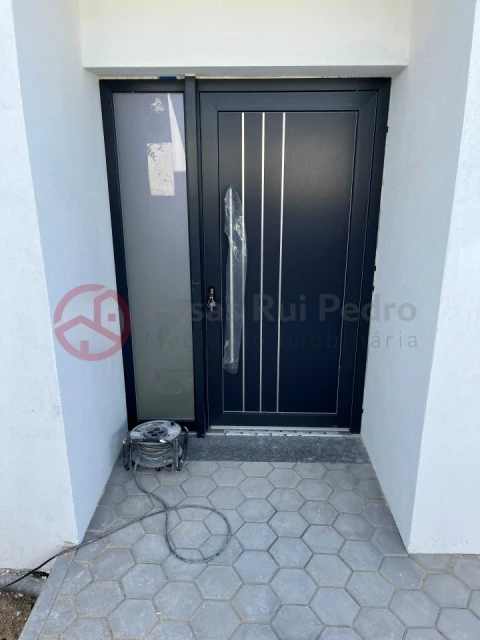 Moradia T4 para Venda em Fernao Ferro