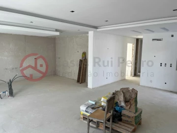 Moradia T4 para Venda em Fernao Ferro