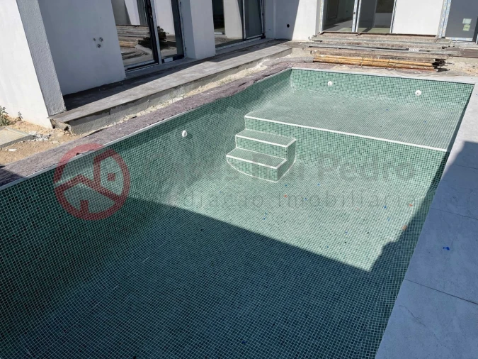 Moradia T4 para Venda em Fernao Ferro Foto 7