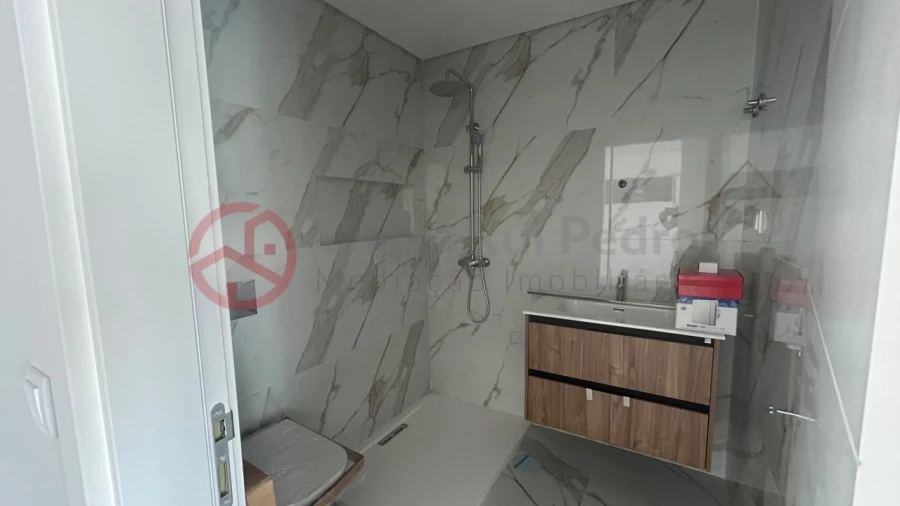 Moradia T4 para Venda em Fernao Ferro Foto 15
