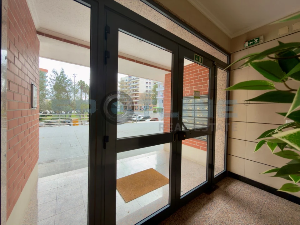 Apartamento T3 para Venda em Odivelas Foto 2