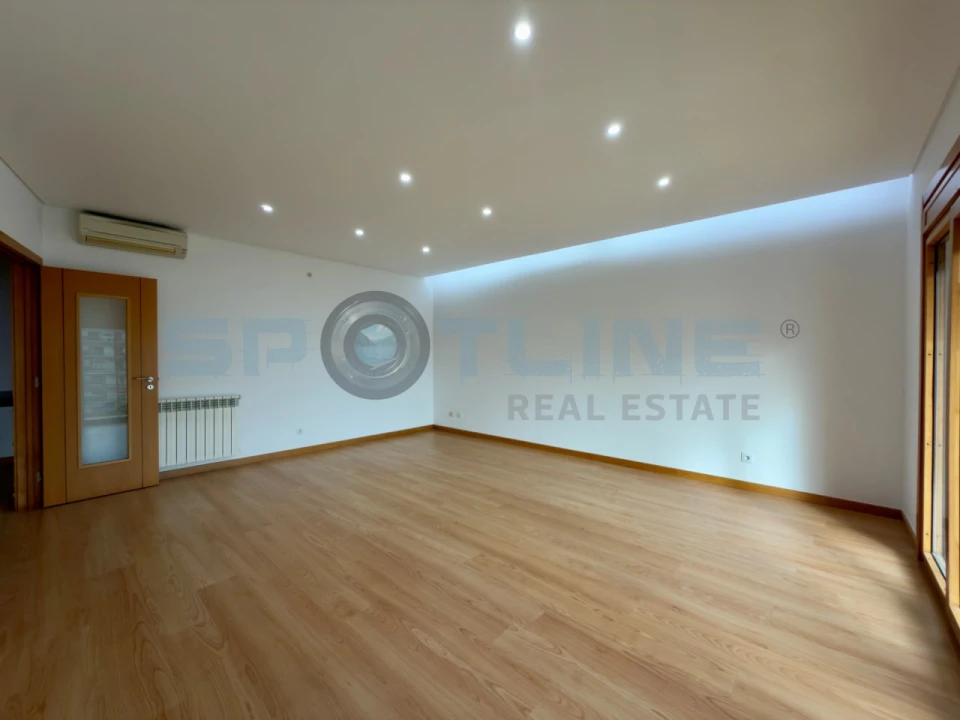 Apartamento T3 para Venda em Odivelas Foto 19