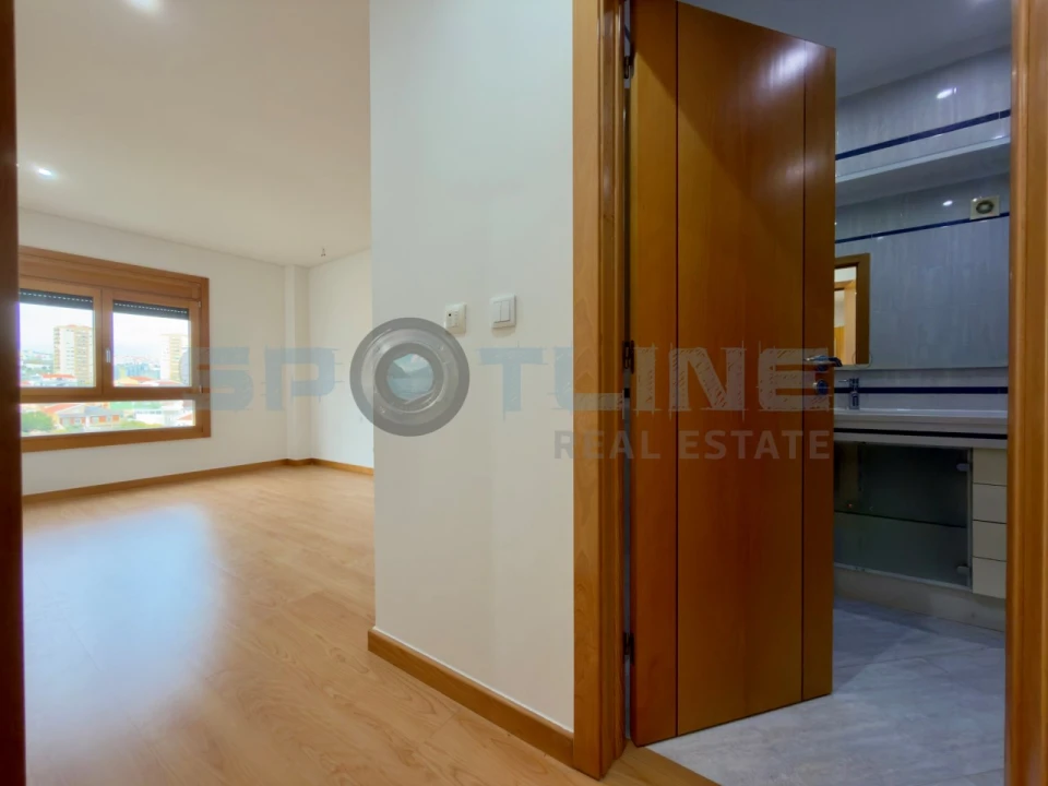 Apartamento T3 para Venda em Odivelas Foto 57
