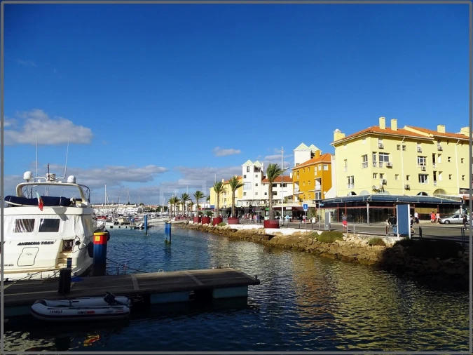 Moradia T4 para Venda em Quarteira Foto 12