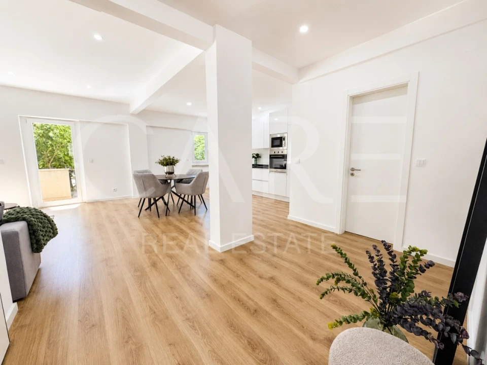 Apartamento T3 para Venda em Benfica Foto 3