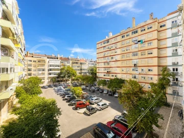 Apartamento T3 para Venda em Benfica