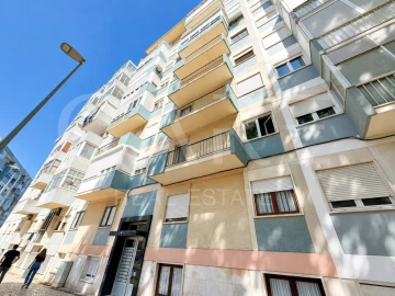 Apartamento T3 para Venda em Benfica