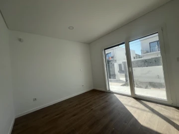 Moradia T4 para Venda em Fernao Ferro