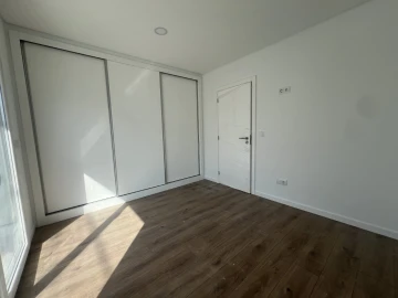Moradia T4 para Venda em Fernao Ferro