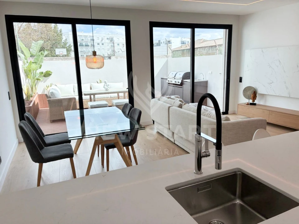 Moradia T3 para Venda em Quelfes Foto 3