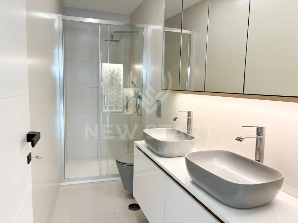 Moradia T3 para Venda em Quelfes Foto 14