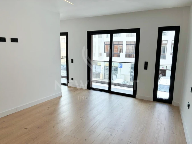 Moradia T3 para Venda em Quelfes Foto 12