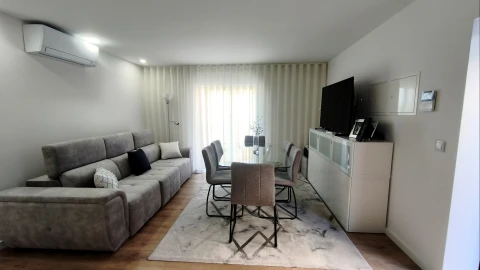 Apartamento T1 para Venda em Travassos