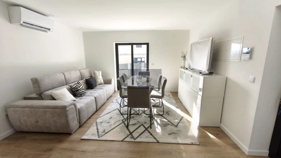 Apartamento T1 para Venda em Travassos