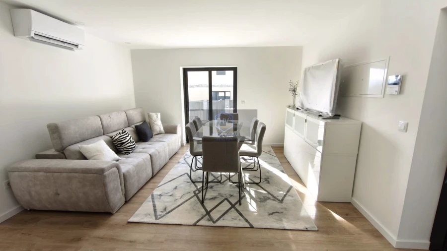 Apartamento T1 para Venda em Travassos