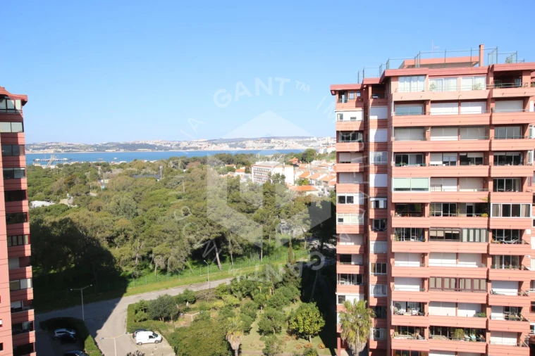Apartamento T3 para Venda em Costa da Caparica Foto 25