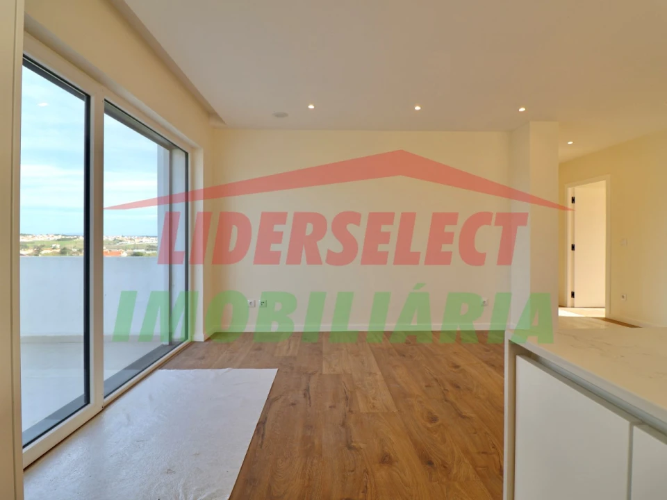 Moradia T4 para Venda em Silveira Foto 9