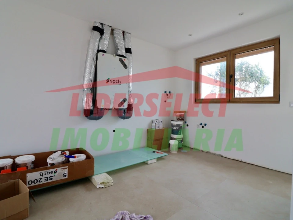 Moradia T3 para Venda em Silveira Foto 11