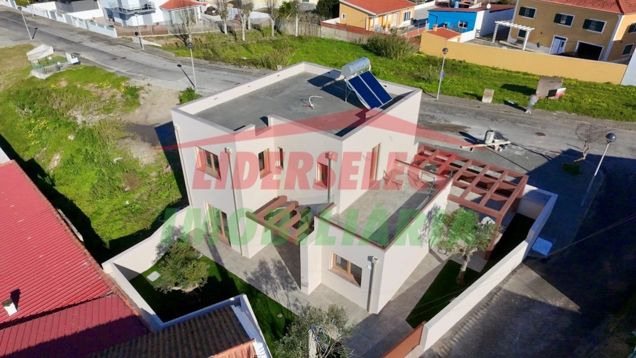 Moradia T3 para Venda em Silveira Foto 2