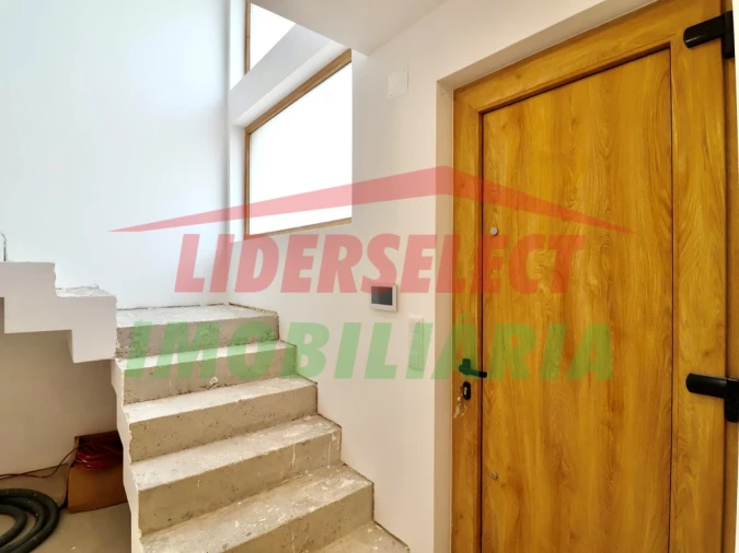 Moradia T3 para Venda em Silveira Foto 16