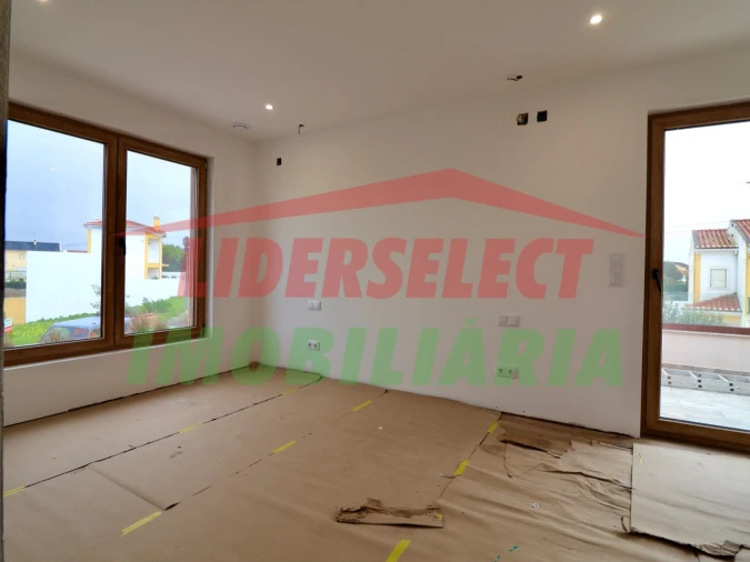 Moradia T3 para Venda em Silveira Foto 19