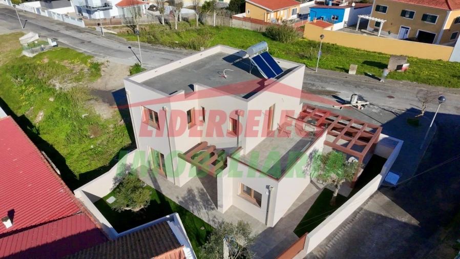 Moradia T3 para Venda em Silveira Foto 2